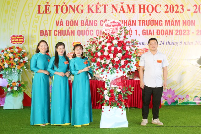 Hòa Bình: Trường Mầm non Hòa Sơn đón Bằng công nhận đạt chuẩn Quốc gia mức độ I - Ảnh 12