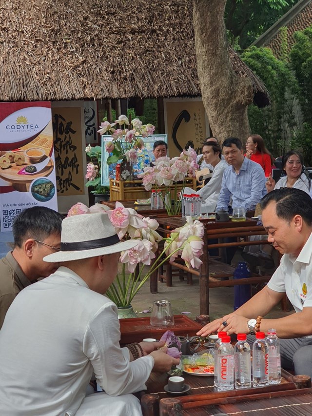 Lễ ra mắt Chương tr&#236;nh Trải nghiệm Tr&#224; ướp sen Hồ T&#226;y CODY TEA - Tinh hoa Tr&#224; Việt  - Ảnh 11