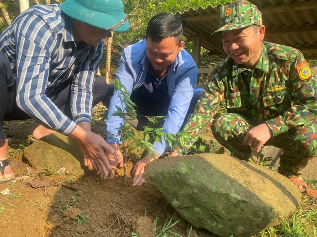 Đồn Biên phòng Cửa khẩu Quốc tế Na Mèo tích cực hỗ trợ người dân phát triển kinh tế, thực hiện tốt nhiệm vụ - Ảnh 3