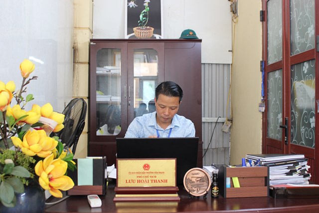 Ông Lưu Hoài Thanh – Phó Chủ tịch UBND phường Tân Thịnh trao đổi với Phóng viên.