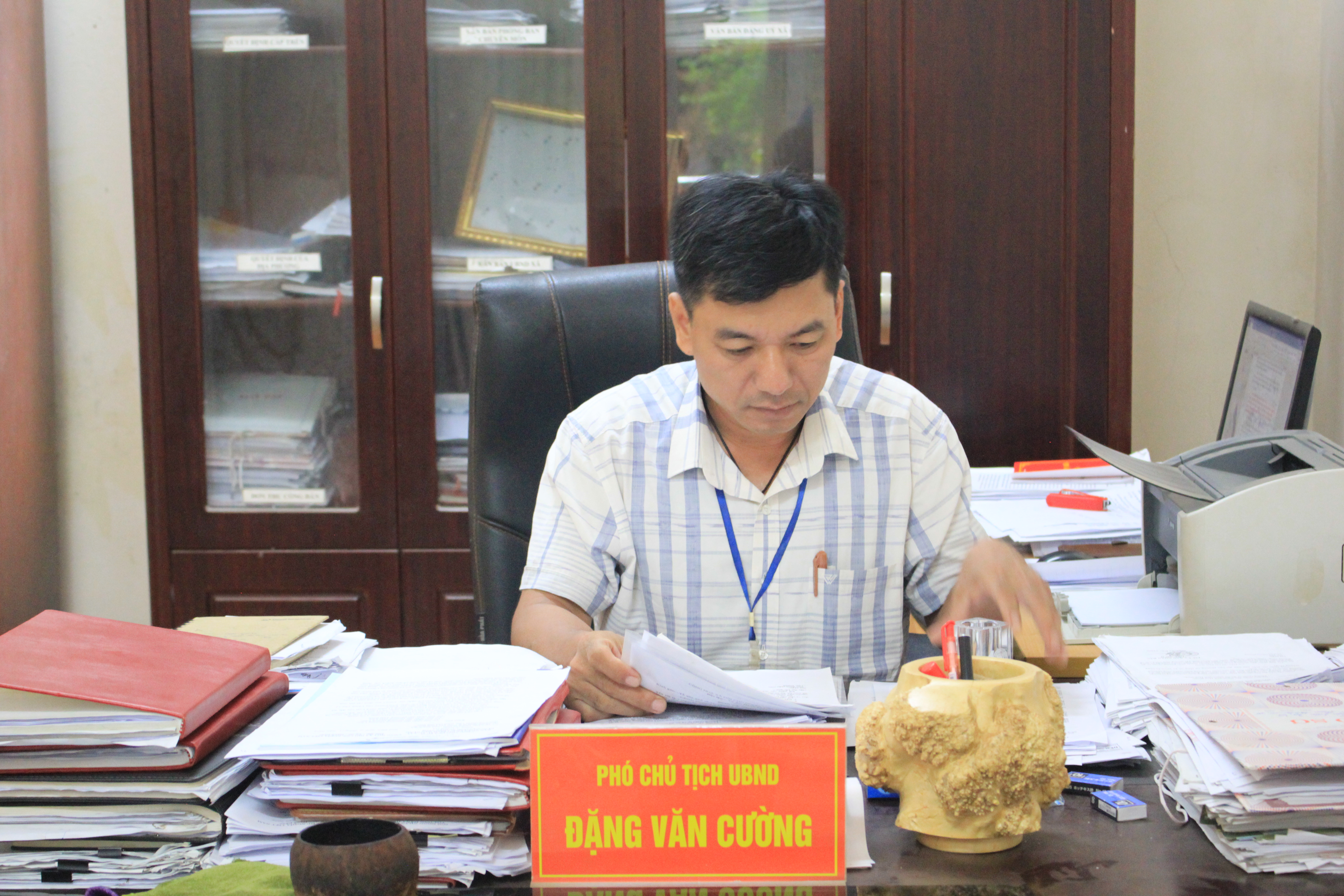 Phó Chủ tịch UBND phường Dân Chủ - Ông Đặng Văn Cường chia sẻ với Phóng viên về tình hình kinh tế - xã hội 6 tháng đầu năm trên địa bàn.