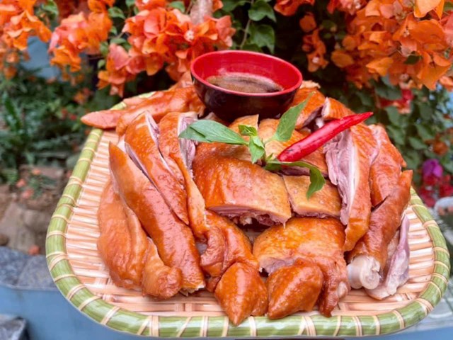 Sản phẩm gà ủ muối của Công ty cổ phần Tây Bắc Foods.