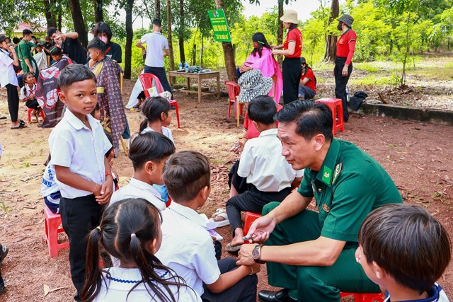 Chương tr&igrave;nh phối hợp "Cắt t&oacute;c miễn ph&iacute;"