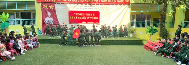 S&#226;n chơi “B&#233; l&#224; chiến sĩ t&#237; hon”: Củng cố niềm tin, khơi dậy niềm tự h&#224;o, tinh thần y&#234;u nước của thầy v&#224; tr&#242; trường mầm non Long Bi&#234;n - Ảnh 2