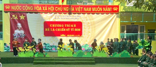 S&#226;n chơi “B&#233; l&#224; chiến sĩ t&#237; hon”: Củng cố niềm tin, khơi dậy niềm tự h&#224;o, tinh thần y&#234;u nước của thầy v&#224; tr&#242; trường mầm non Long Bi&#234;n - Ảnh 4