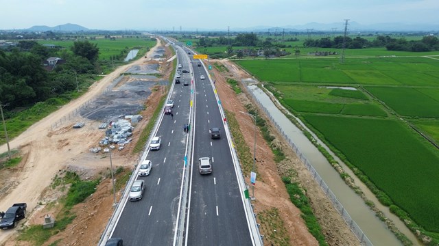 Sau khi thông xe kỹ thuật, 2 đoạn cao tốc Bãi Vọt - Hàm Nghi, Hàm Nghi - Vũng Áng dự kiến đưa vào khai thác tuyến chính ngày 28.4.2025, hoàn thành dự án trước 30.6.2025.