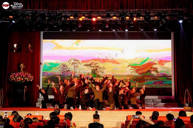 Những câu chuyện lịch sử được thành viên Ban Văn nghệ tái hiện qua âm nhạc và vũ đạo. (Ảnh: BTC).