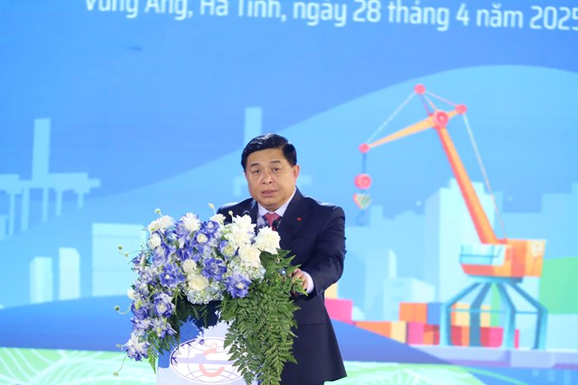 Phó Thủ tướng Chính phủ Việt Nam Nguyễn Chí Dũng nhấn mạnh, sự kiện khai trương Bến số 3, Cảng quốc tế Lào - Việt có ý nghĩa đặc biệt quan trọng.