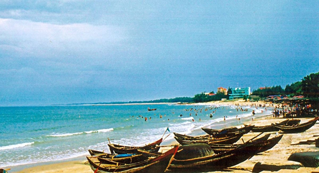Biển Thịnh Long với bãi cát mịn trải dài – được ví như nàng thơ của đất Nam Định