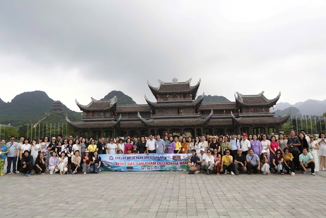 Đoàn famtrip khảo sát thực tế tại Khu du lịch Tam Chúc.