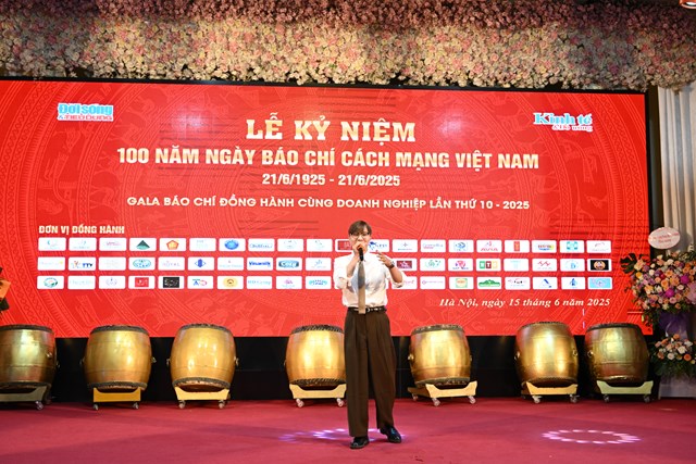 Nghệ sĩ Minh Kiên trình diễn tiết mục Beatbox đặc biệt