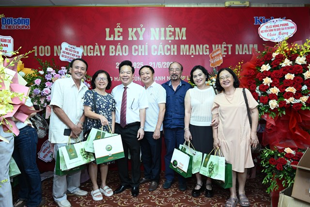 Lễ kỷ niệm 100 năm Ngày Báo chí Cách mạng Việt Nam và Gala Báo chí đồng hành cùng doanh nghiệp lần thứ 10 - 2025 - Ảnh 25