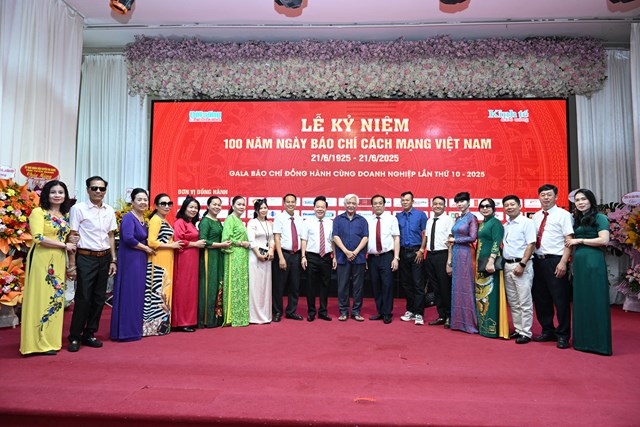 Lễ kỷ niệm 100 năm Ngày Báo chí Cách mạng Việt Nam và Gala Báo chí đồng hành cùng doanh nghiệp lần thứ 10 - 2025 - Ảnh 31