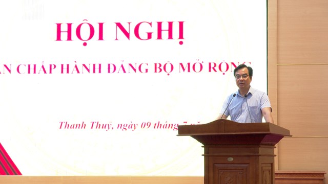 Đồng chí Trịnh Hùng Sơn - TUV, Bí thư Đảng ủy xã Thanh Thủy, tỉnh Phú Thọ phát biểu tại hội nghị.