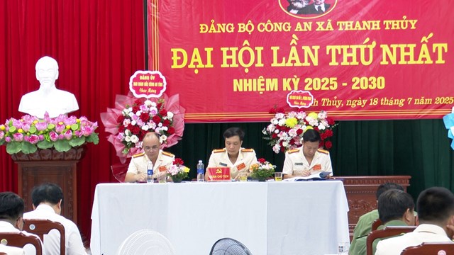 Đoàn Chủ tịch.