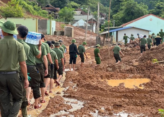 Miền Tây Nghệ An: Nơi yêu thương lan tỏa giữa gian khó - Ảnh 1