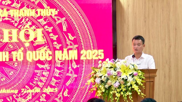 ồng chí Chủ tịch UBND xã Nguyễn Minh Tân phát biểu khai mạc.