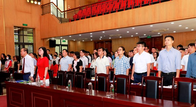 Khai giảng lớp “Bồi dưỡng lý luận chính trị dành cho đảng viên mới” năm 2025 - Ảnh 1