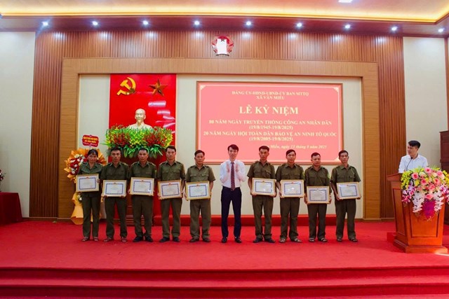 Ph&#250; Thọ: X&#227; Văn Miếu kỷ niệm 80 năm Ng&#224;y truyền thống C&#244;ng an nh&#226;n d&#226;n - Ảnh 5