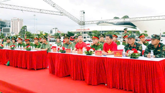 L&atilde;nh đạo tỉnh v&agrave; c&aacute;c sở, ban, ng&agrave;nh tham dự chương tr&igrave;nh sự kiện