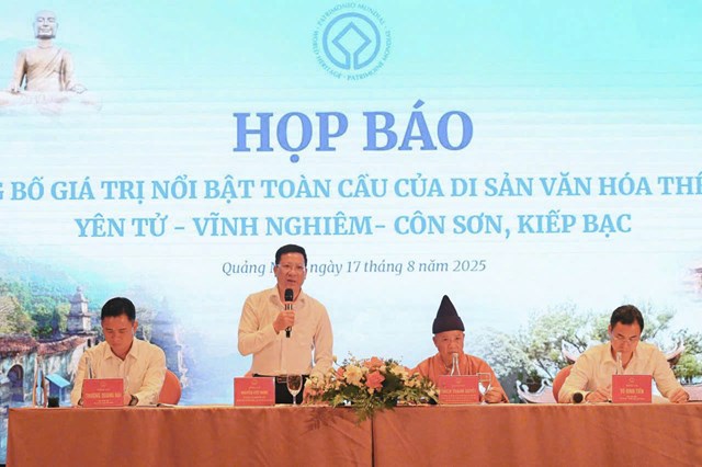 L&atilde;nh đạo Bộ Văn h&oacute;a, Thể thao v&agrave; Du lịch, c&ugrave;ng đại diện c&aacute;c địa phương Quảng Ninh, Bắc Ninh, Hải Ph&ograve;ng v&agrave; Gi&aacute;o hội Phật gi&aacute;o Việt Nam ph&aacute;t biểu tại buổi họp b&aacute;o ng&agrave;y 17/8/2025.