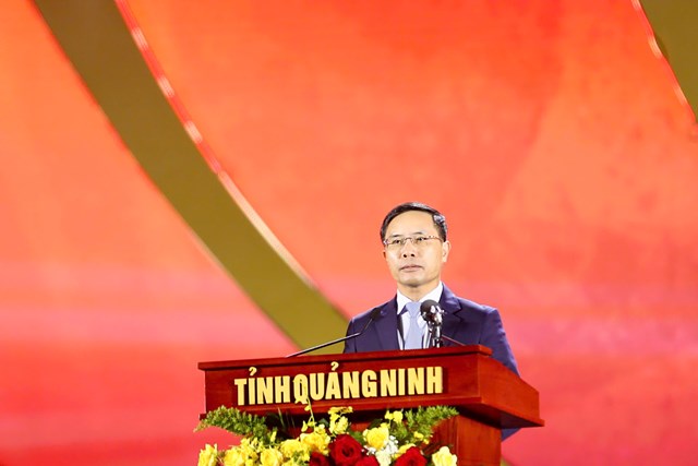 Chủ tịch UBND tỉnh Quảng Ninh Phạm Đức Ấn ph&aacute;t biểu tại buổi lễ.