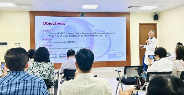 Trao đổi nghiệp vụ với chuyên gia nước ngoài