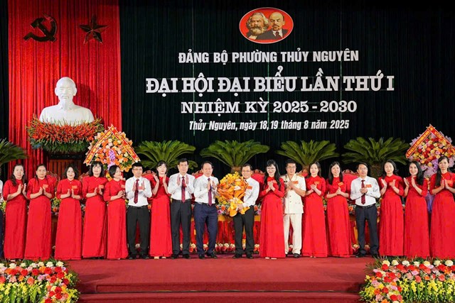 Ban Chấp hành Đảng bộ phường Thuỷ Nguyên nhiệm kỳ 2025 - 2030 ra mắt Đại hội