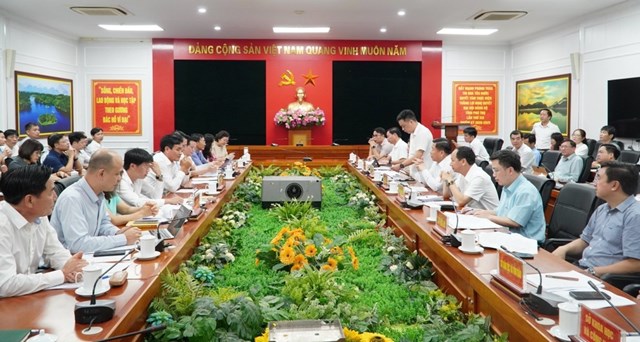 Quang cảnh buổi l&agrave;m việc