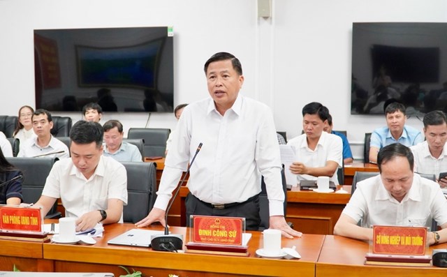 Ph&oacute; Chủ tịch UBND tỉnh Ph&uacute; Thọ Đinh C&ocirc;ng Sứ ph&aacute;t biểu tại buổi l&agrave;m việc