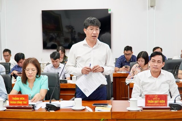 Đại diện Đo&agrave;n c&ocirc;ng t&aacute;c của Bộ N&ocirc;ng nghiệp v&agrave; M&ocirc;i trường tiếp thu, giải đ&aacute;p những đề xuất, kiến nghị, phản &aacute;nh của tỉnh Ph&uacute; Thọ