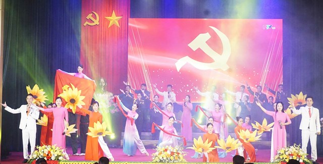 Phần tổng duyệt chương trình văn nghệ chào mừng