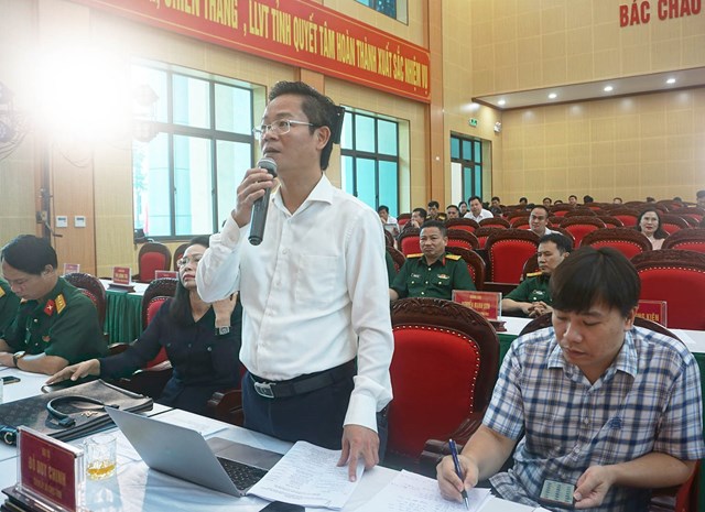 Đại diện lãnh đạo Văn phòng UBND tỉnh góp ý về công tác tổ chức đón tiếp đại biểu khách mời