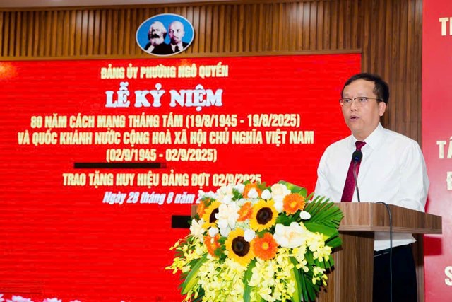 Đồng chí Cáp Trọng Tuấn, Bí thư Đảng ủy - Chủ tịch HĐND phường phát biểu tại Lễ kỷ niệm.