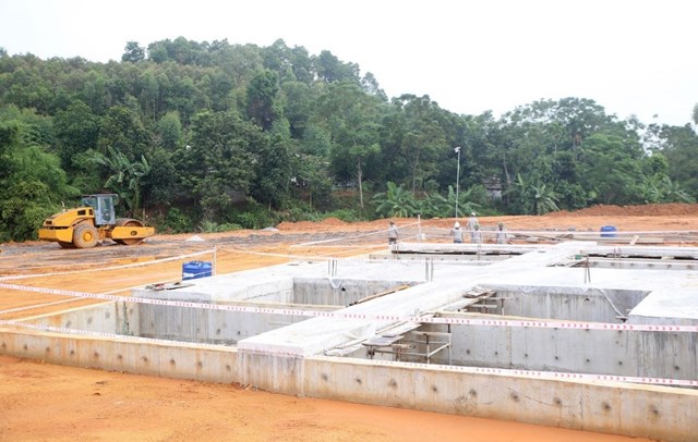 Hệ thống xử l&yacute; nước thải tập trung quy m&ocirc; hơn 4.200 m&sup2; đang được thi c&ocirc;ng khẩn trương