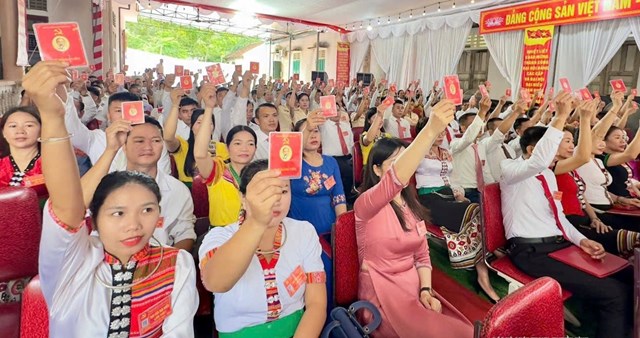 Đại hội Đảng bộ xã Châu Hồng Nhiệm kì 2025-2030 đã thống nhất cao các nội dung Nghị quyết đề ra