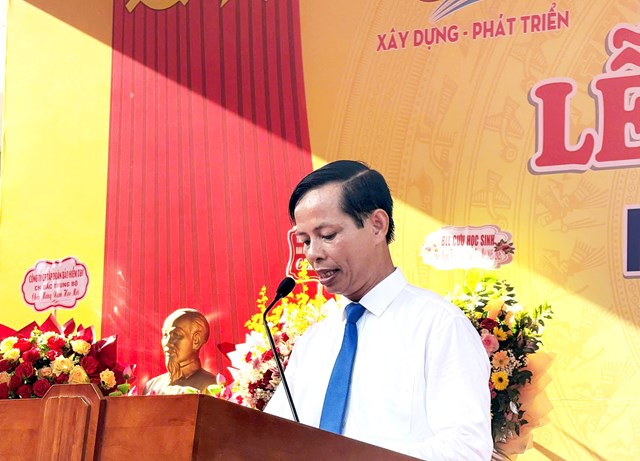 Thầy Cao Thanh Bảo - Hiệu trưởng trường THPT Hà Huy Tập