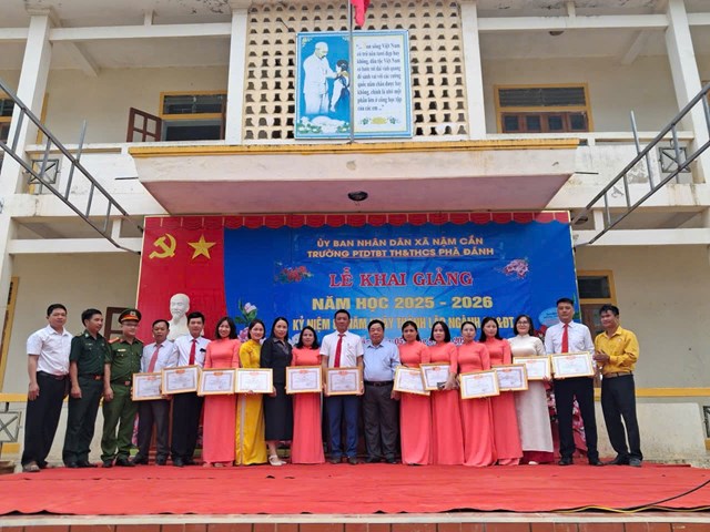 Trường PTDTBT TH THCS Phà Đánh xã Nậm Cắn