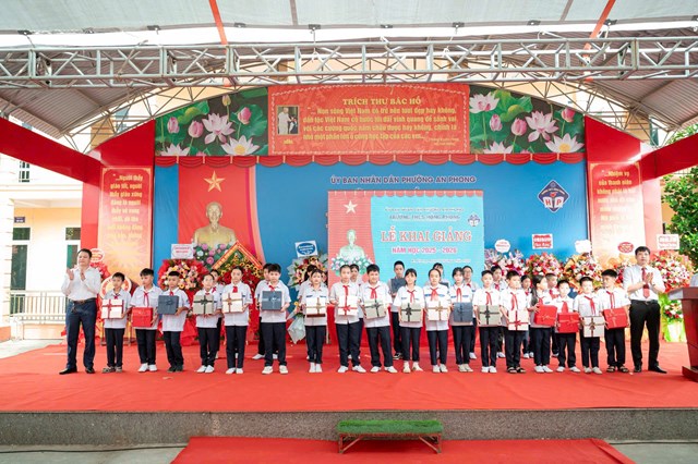 Trường THCS Hồng Phong (Hải Phòng) khai giảng năm học 2025 – 2026: Tiếp nối truyền thống, khẳng định chất lượng - Ảnh 1