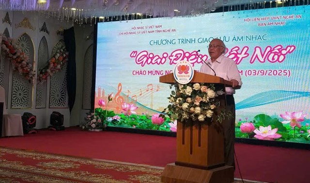 Nhạc sĩ Văn Thế phát biểu