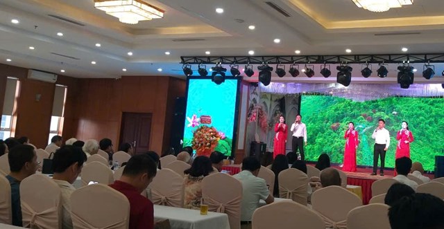 Các nghệ sĩ  trình diễn các ca khúc mới sáng tác của các nhạc sĩ Xứ Nghệ