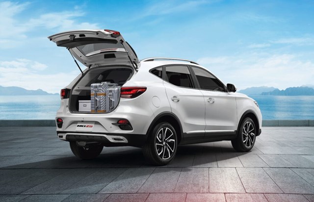 Khoang chỏ đồ rộng rãi 