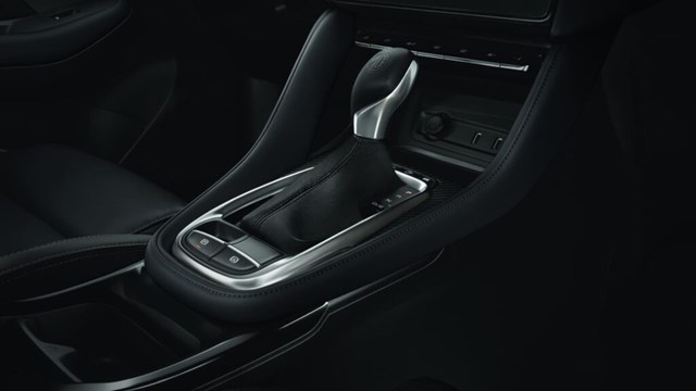 MG ZS được trang bị hộp số CVT giả lập 8 cấp