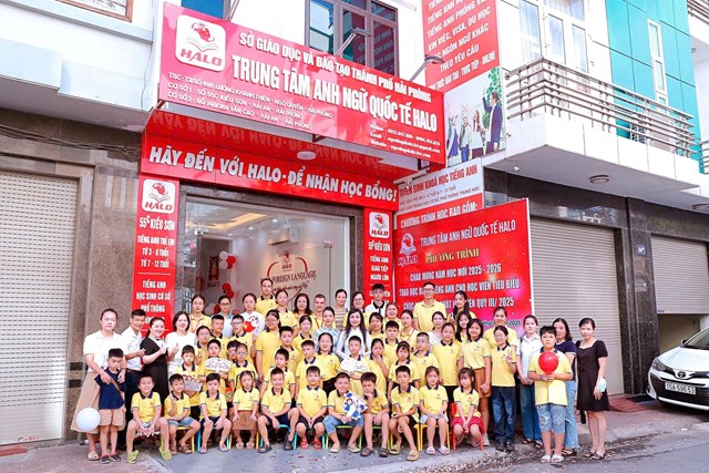 Toàn cảnh khai giảng năm học mới tại Trung tâm Anh ngữ Quốc tế HALO, chi nhánh Kiều Sơn – Hải Phòng, với sự tham gia đông đảo phụ huynh, giáo viên và học sinh.