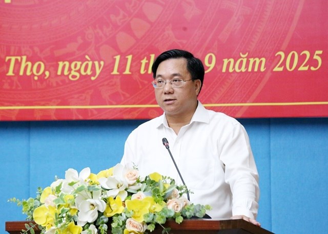 Chủ tịch UBND tỉnh Phú Thọ Trần Duy Đông phát biểu tại hội nghị