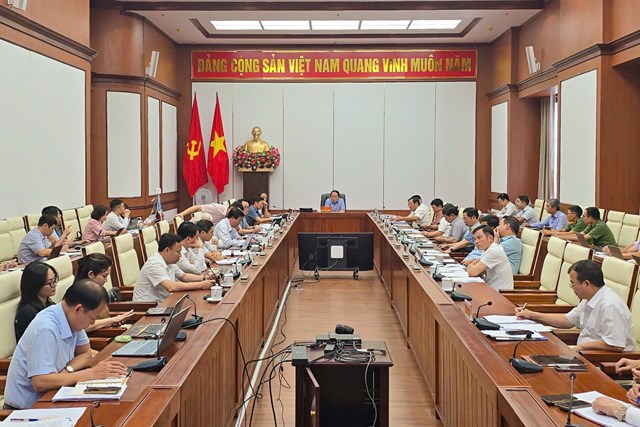Toàn cảnh cuộc họp Ban Thường vụ Thành ủy, sáng 12/9, thảo luận về công tác chuẩn bị Đại hội đại biểu Đảng bộ thành phố và Lễ hội mùa Thu Côn Sơn – Kiếp Bạc 2025.