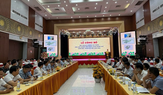 Các đại biểu tham dự Lễ công bố