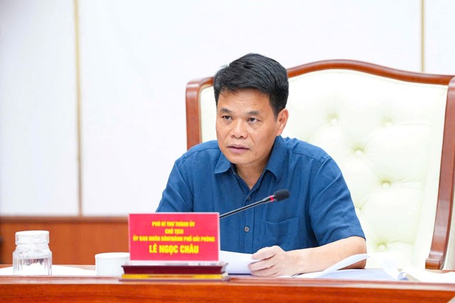 Đồng ch&iacute; L&ecirc; Ngọc Ch&acirc;u, Chủ tịch UBND th&agrave;nh phố Hải Ph&ograve;ng, chủ tr&igrave; buổi l&agrave;m việc nghe b&aacute;o c&aacute;o c&ocirc;ng t&aacute;c chuẩn bị tổ chức Lễ hội m&ugrave;a Thu C&ocirc;n Sơn &ndash; Kiếp Bạc 2025.