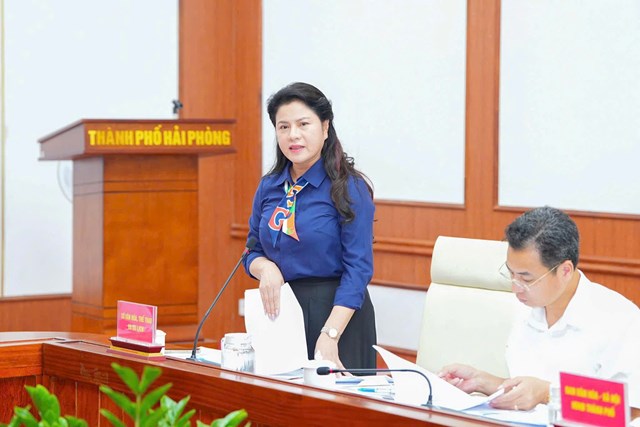 L&atilde;nh đạo Sở Văn h&oacute;a v&agrave; Thể thao th&agrave;nh phố b&aacute;o c&aacute;o kế hoạch chuẩn bị Lễ hội m&ugrave;a Thu C&ocirc;n Sơn &ndash; Kiếp Bạc 2025.