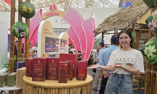 Người đam m&#234; với Văn h&#243;a d&#226;n tộc Th&#225;i: Bảo tồn loại dược liệu qu&#253; giữa l&#242;ng th&#224;nh phố - Ảnh 1